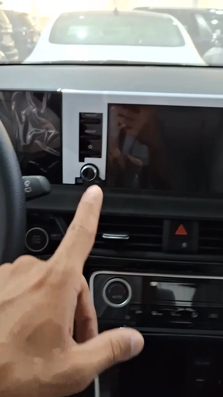 Car video thumbnail 1 of 10