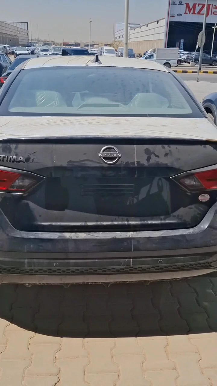 Car video thumbnail 1 of 10