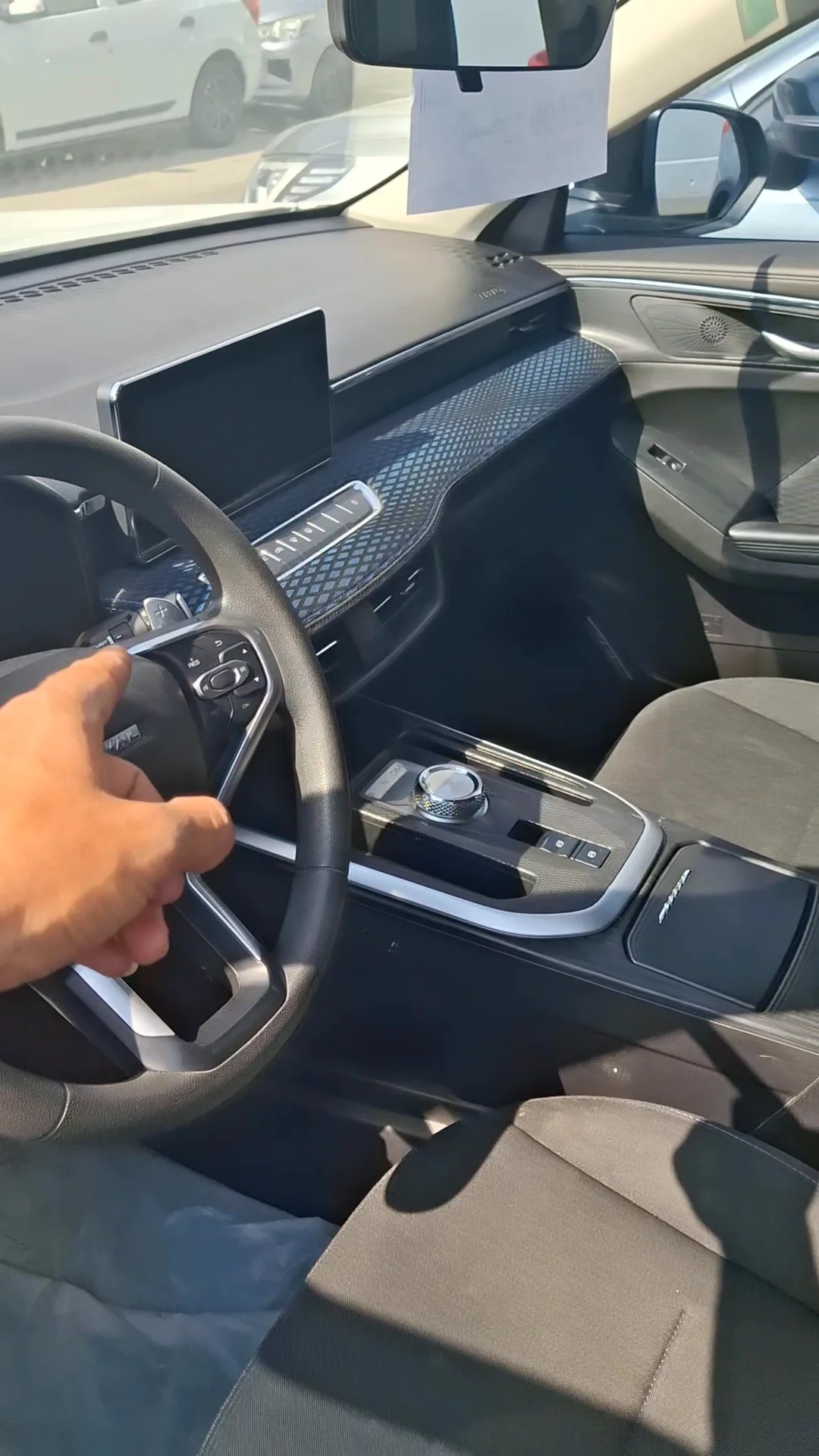 Car video thumbnail 1 of 7