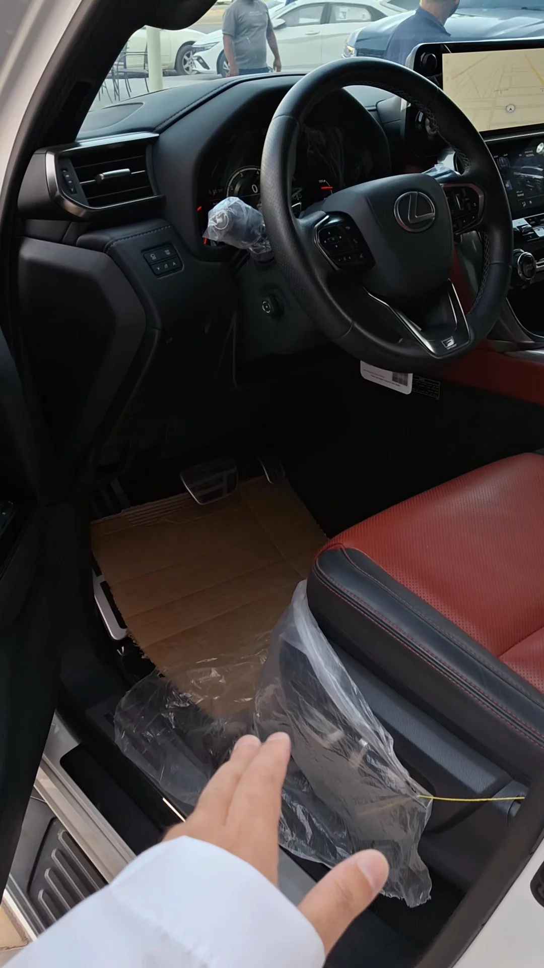 Car video thumbnail 1 of 9