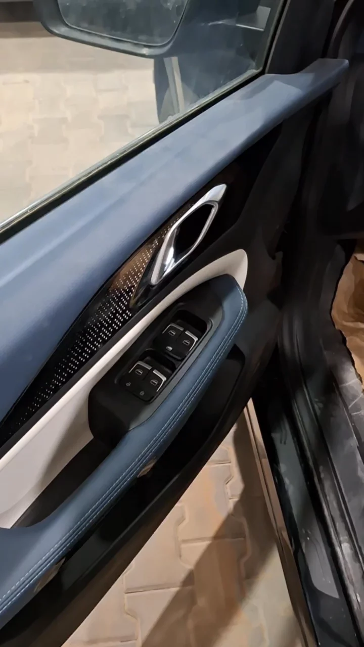 Car video thumbnail 1 of 10