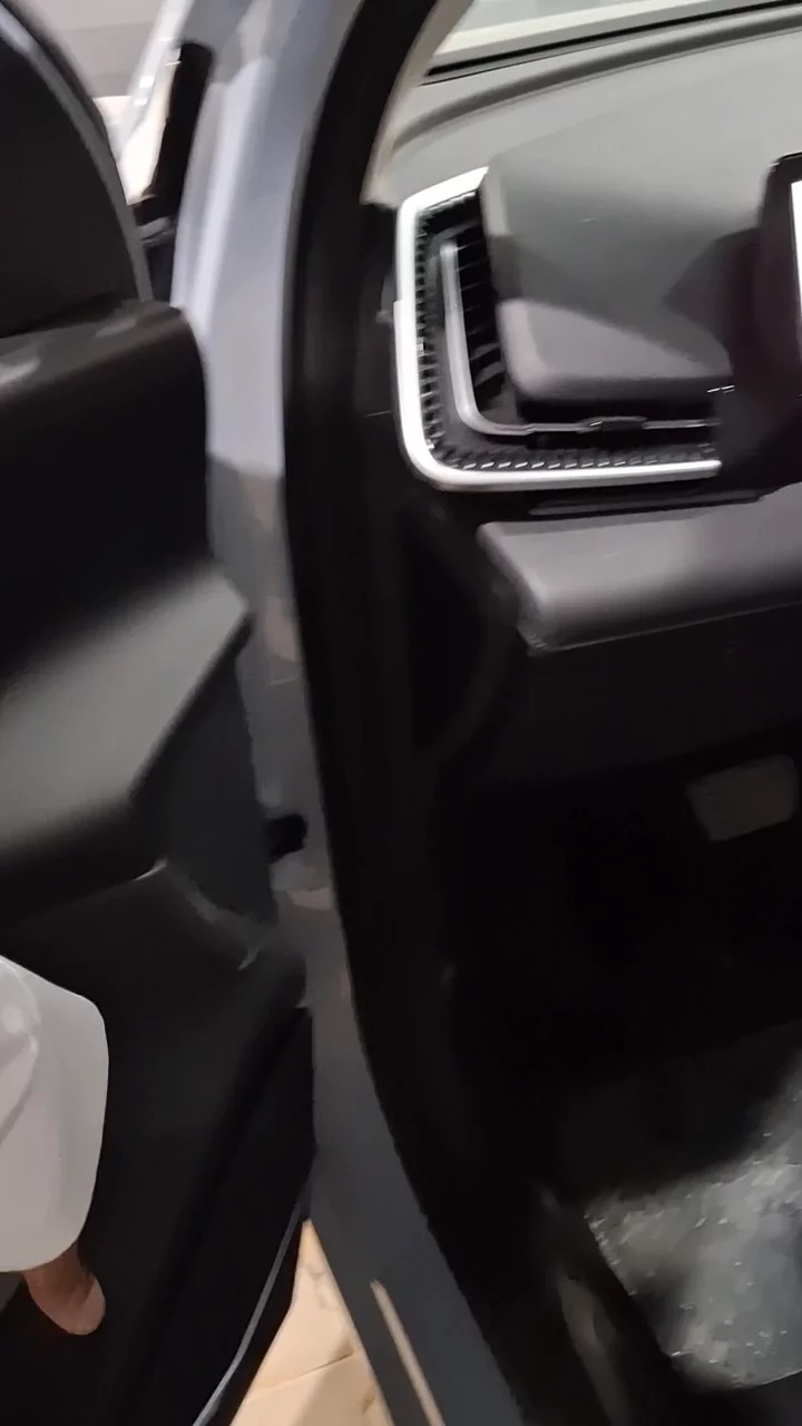 Car video thumbnail 1 of 10