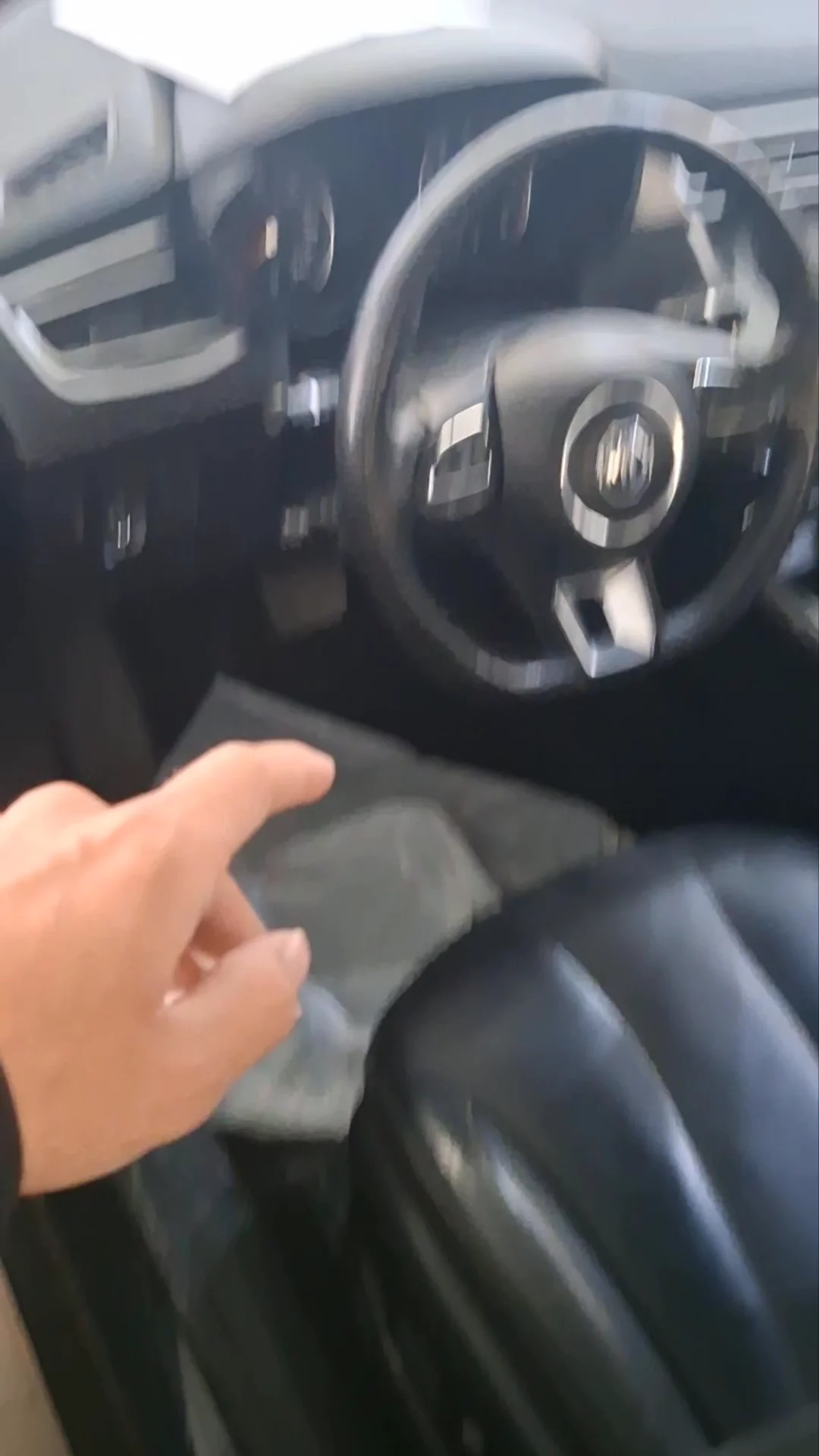 Car video thumbnail 1 of 7