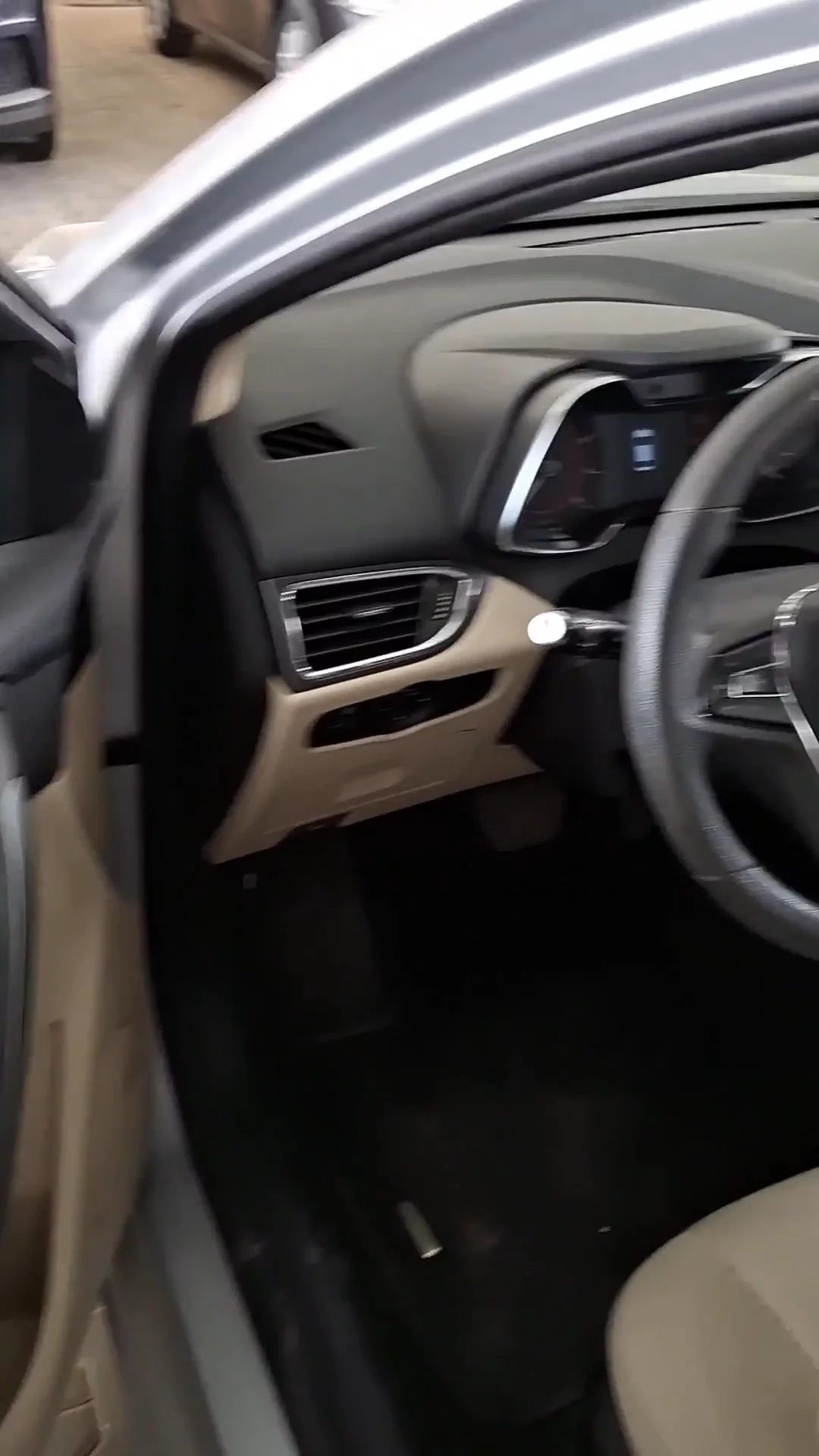 Car video thumbnail 1 of 9