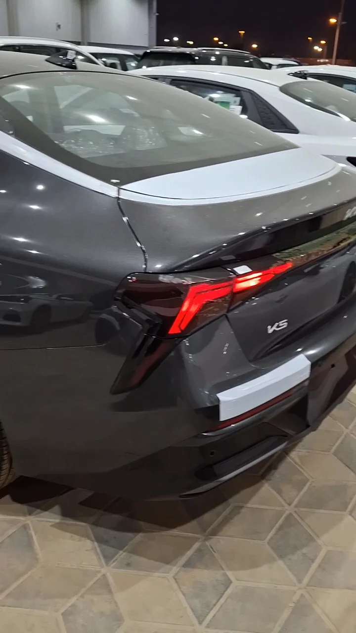 Car video thumbnail 1 of 10