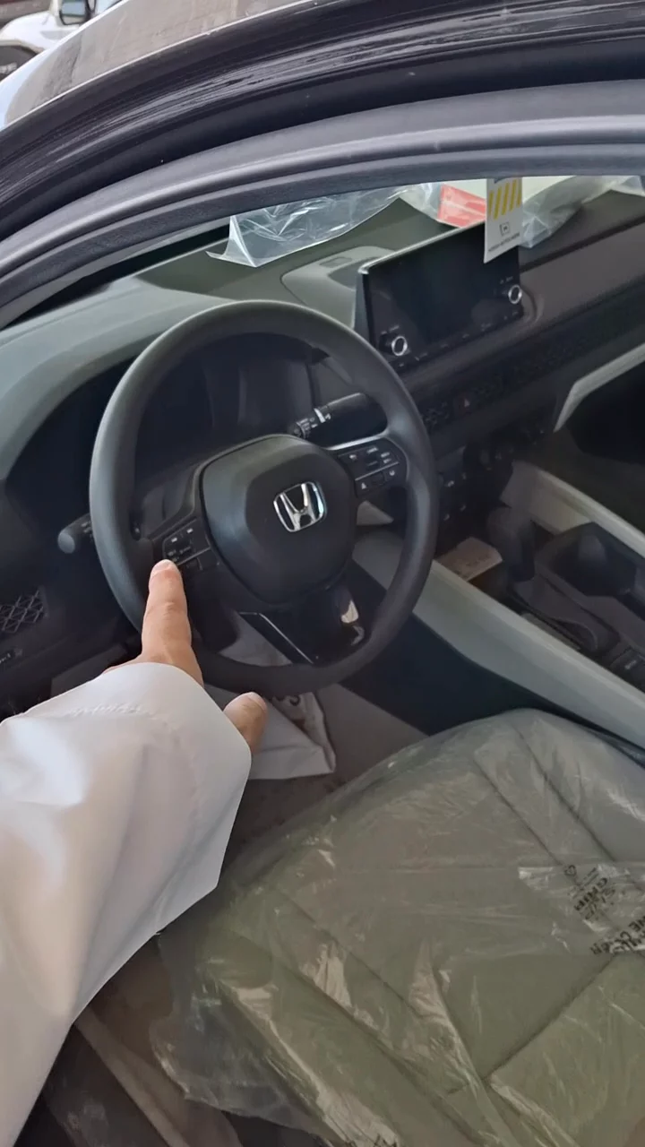 Car video thumbnail 1 of 10