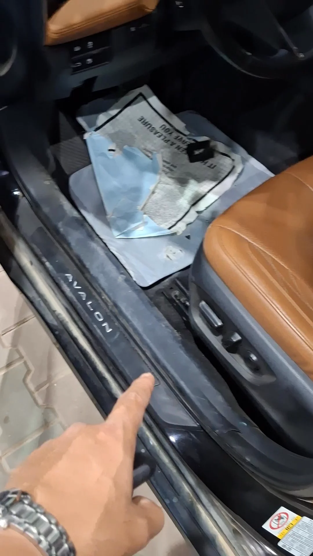 Car video thumbnail 1 of 7