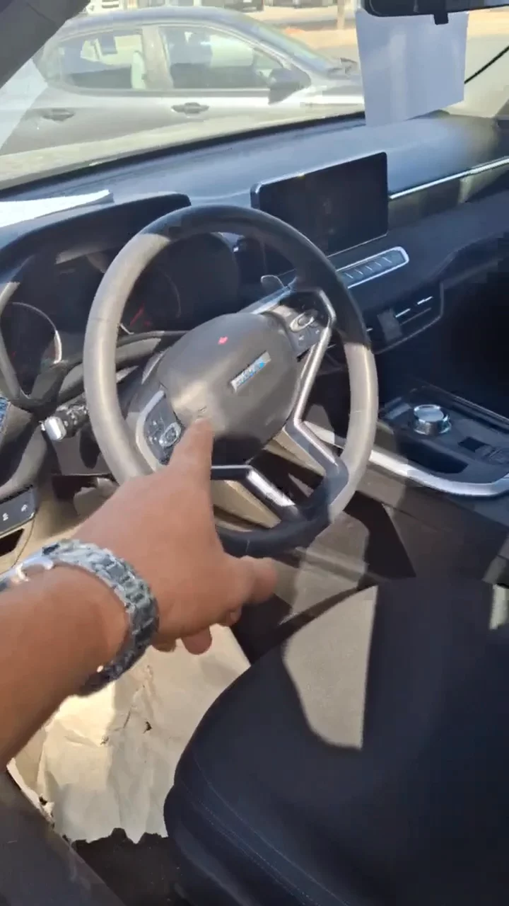 Car video thumbnail 1 of 7