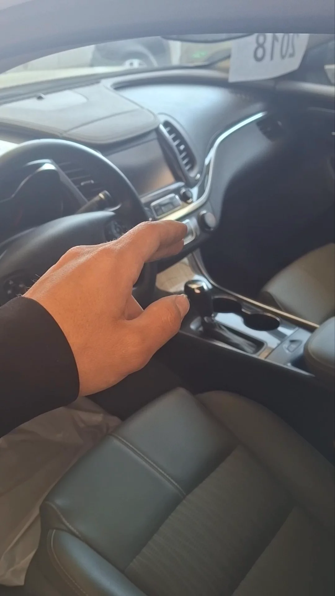 Car video thumbnail 1 of 8