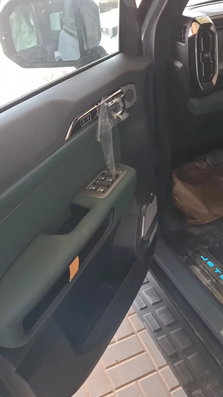 Car video thumbnail 1 of 10