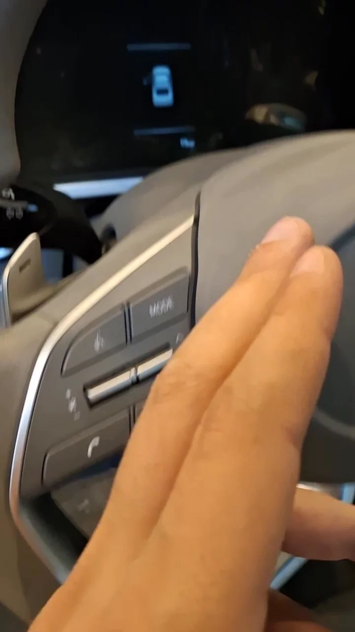 Car video thumbnail 1 of 10