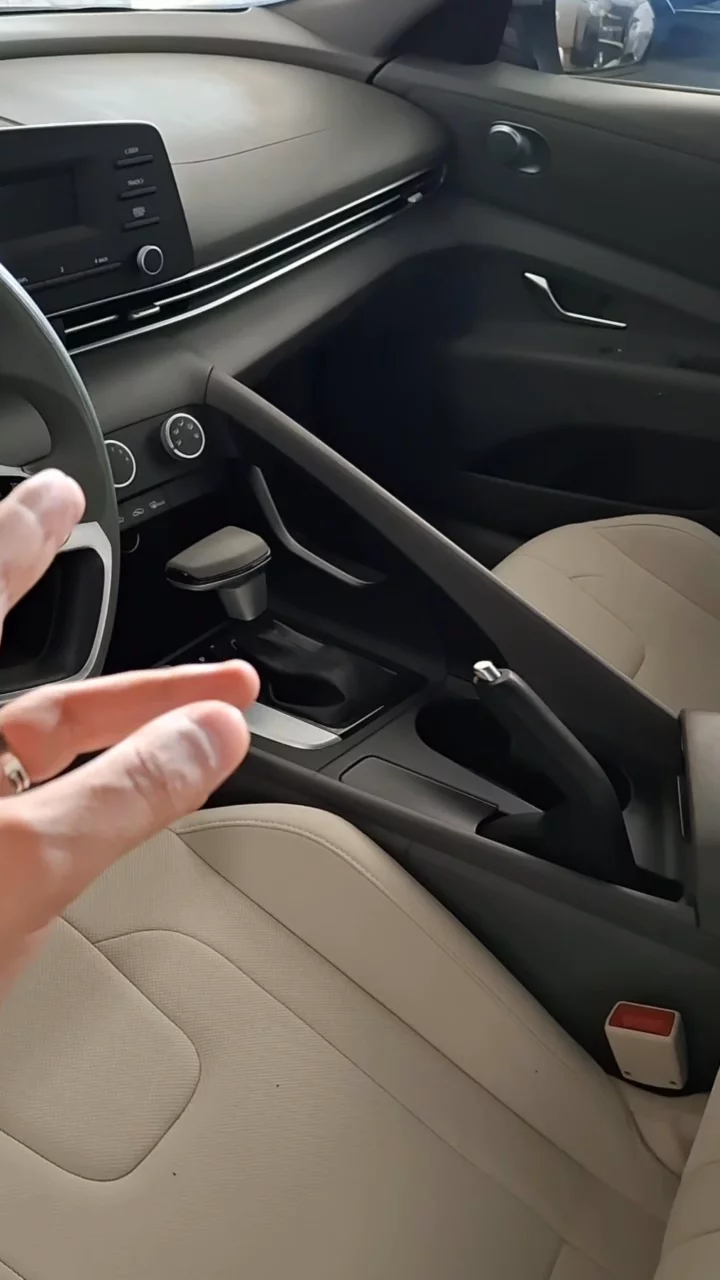 Car video thumbnail 1 of 9