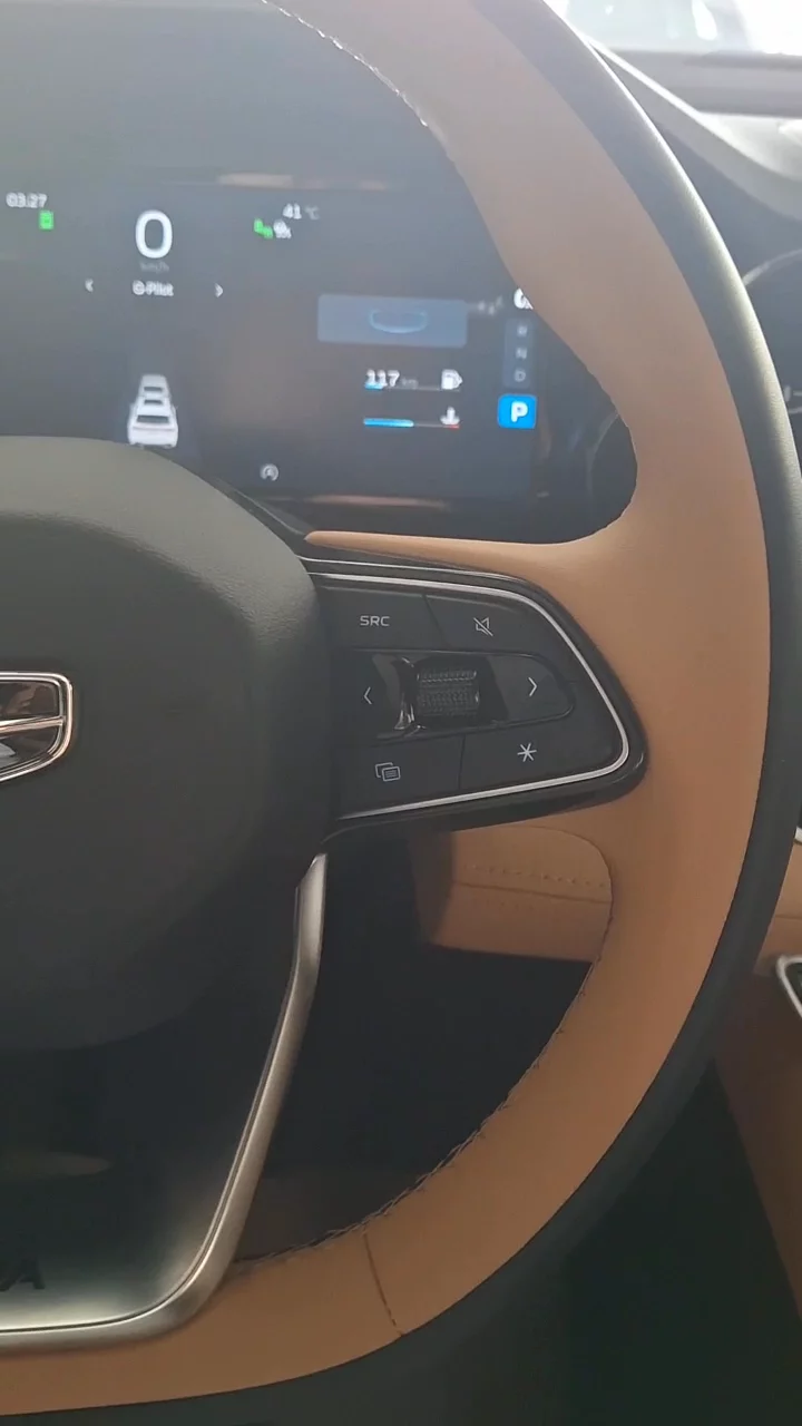 Car video thumbnail 1 of 9