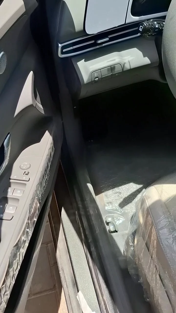 Car video thumbnail 1 of 10