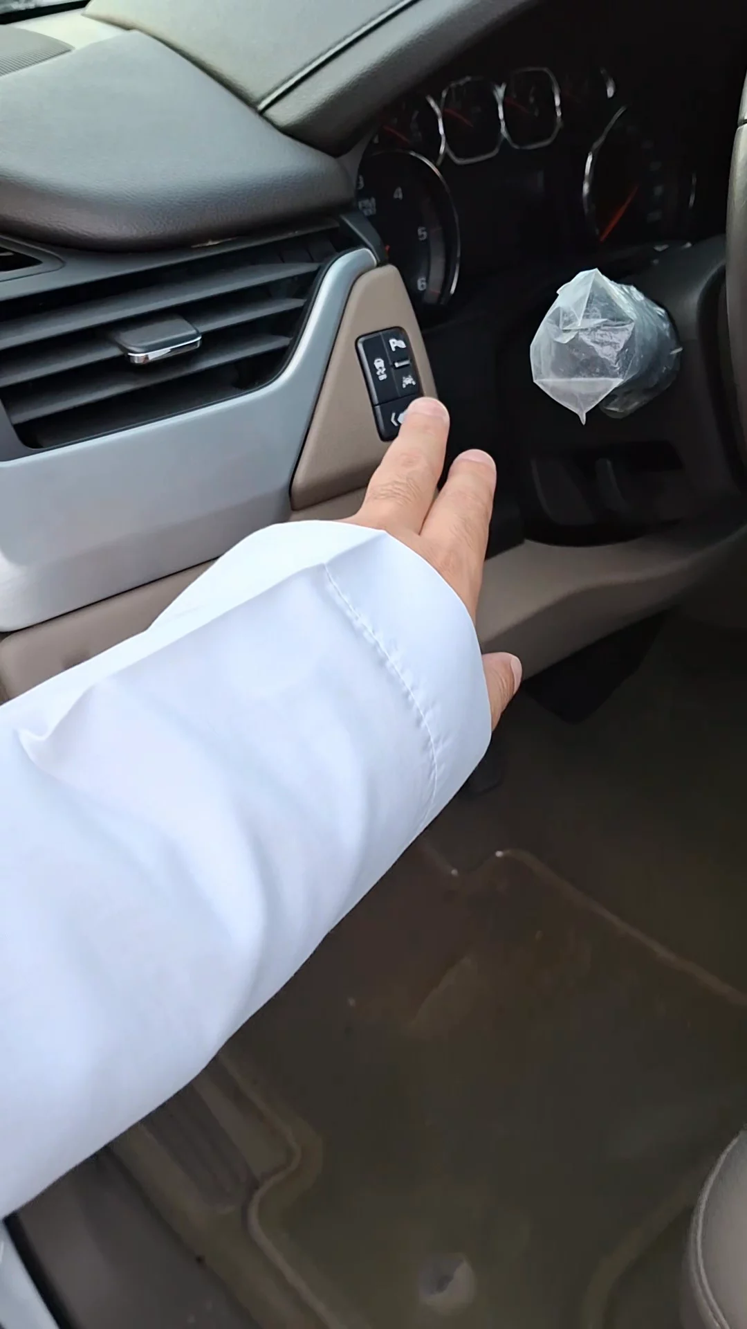 Car video thumbnail 1 of 9