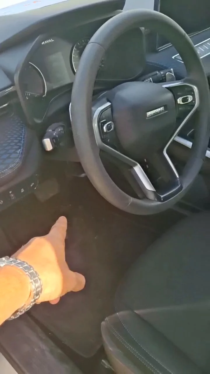 Car video thumbnail 1 of 7