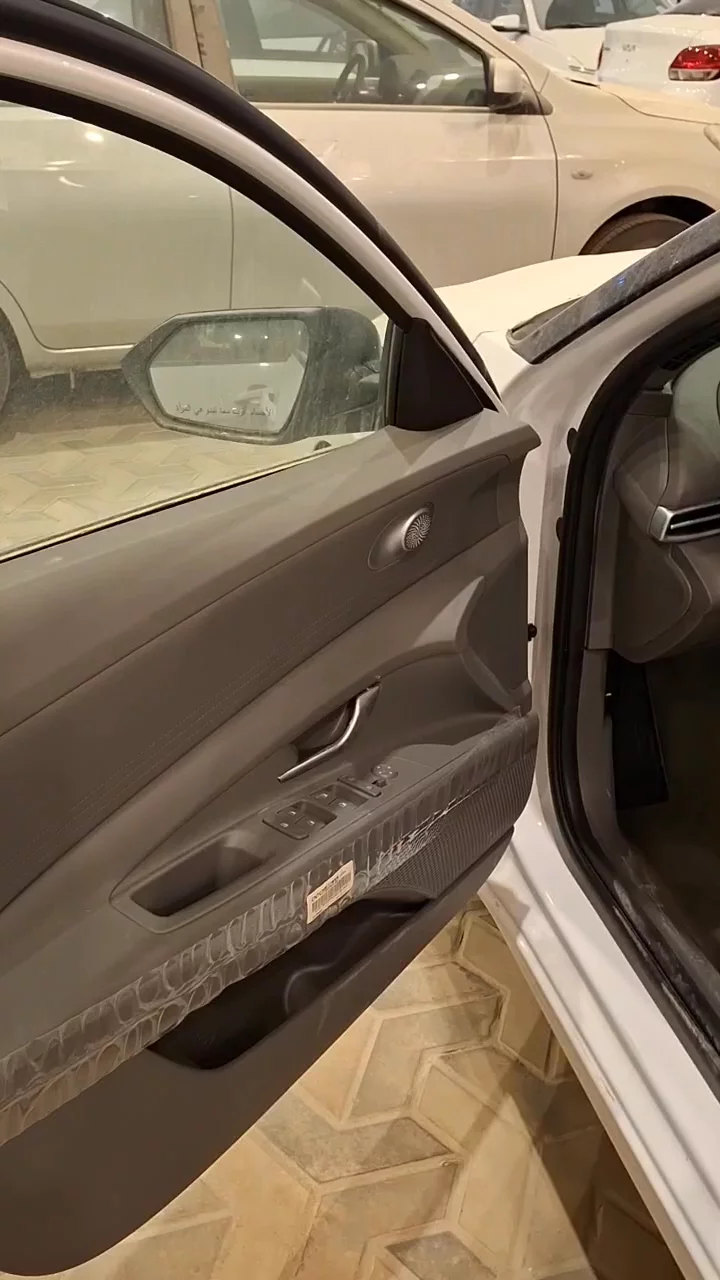 Car video thumbnail 1 of 10