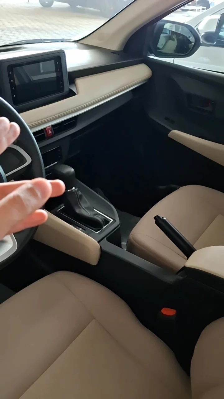 Car video thumbnail 1 of 10