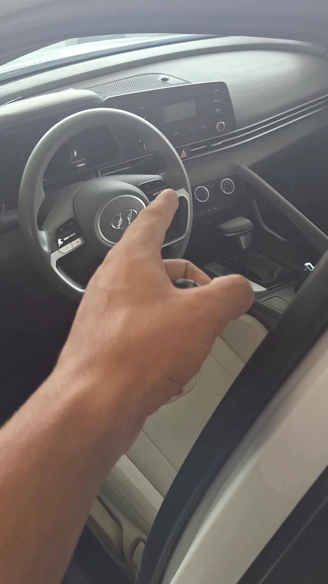 Car video thumbnail 1 of 7