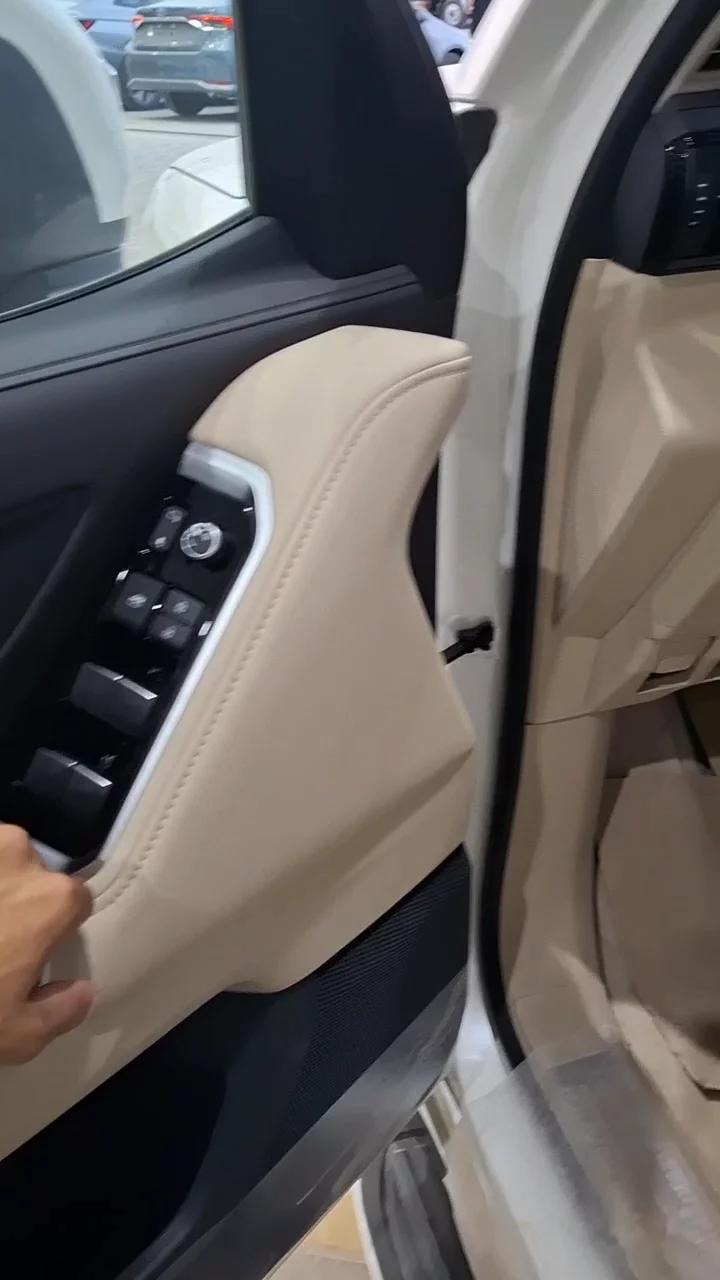 Car video thumbnail 1 of 10