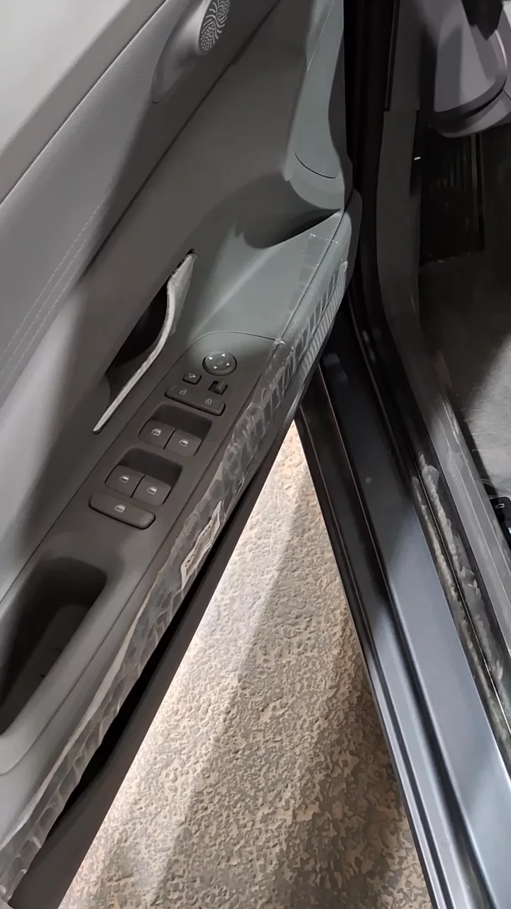 Car video thumbnail 1 of 10