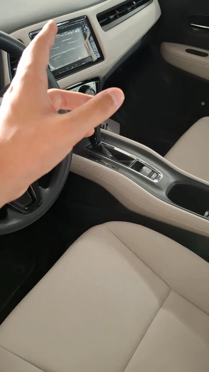 Car video thumbnail 1 of 10