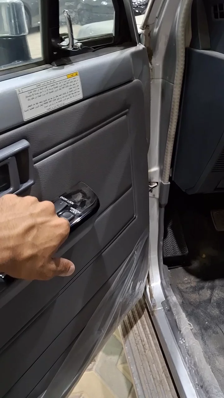 Car video thumbnail 1 of 9