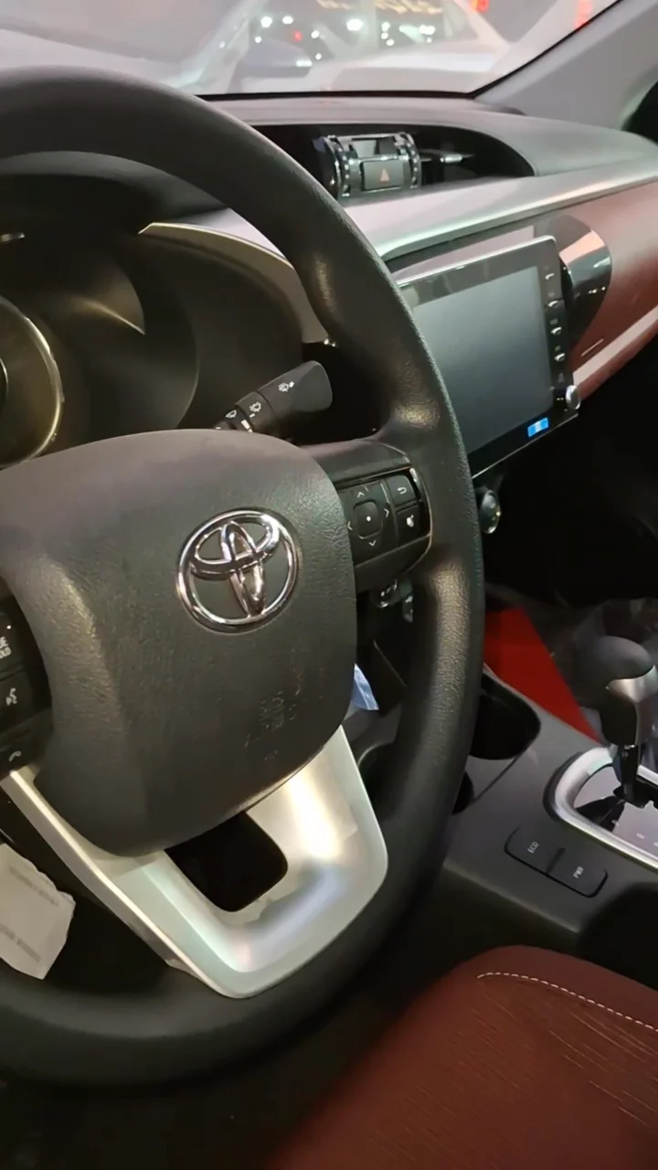 Car video thumbnail 1 of 9