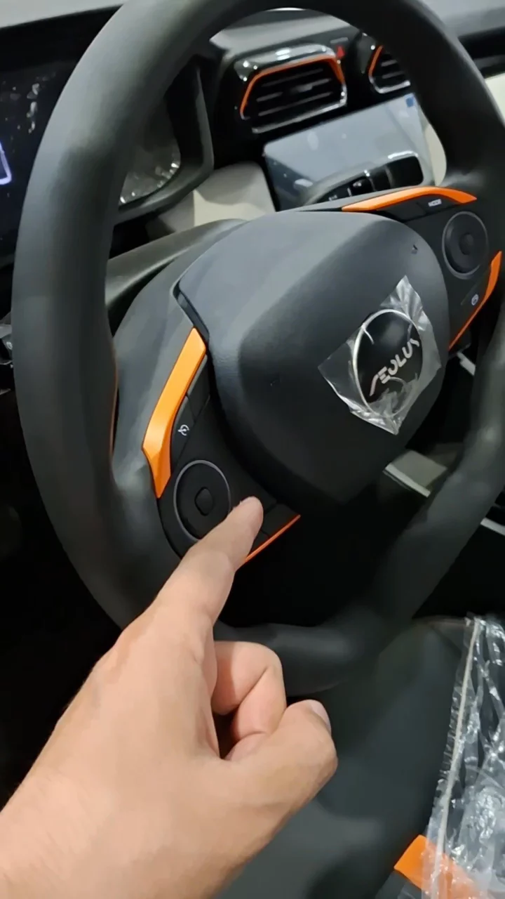 Car video thumbnail 1 of 9