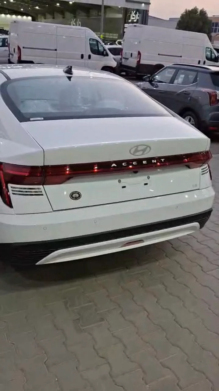 Car video thumbnail 1 of 10