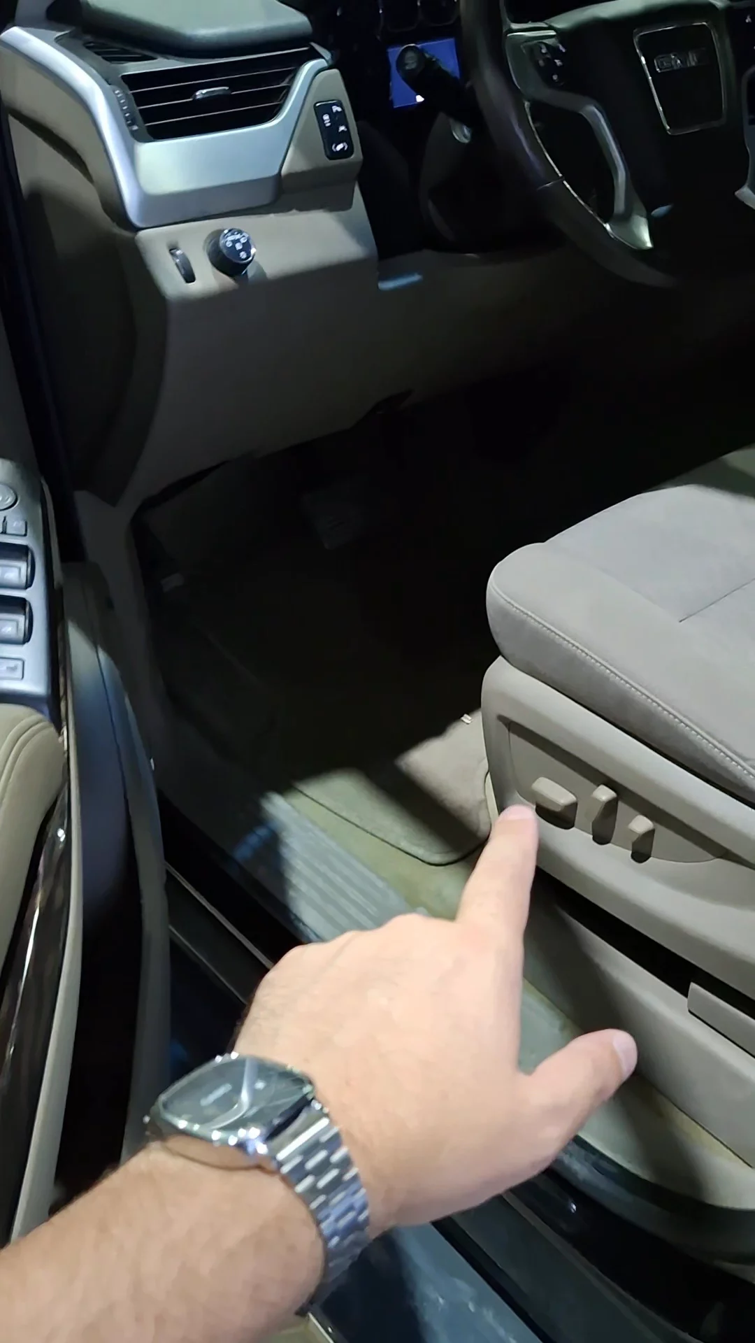 Car video thumbnail 1 of 9