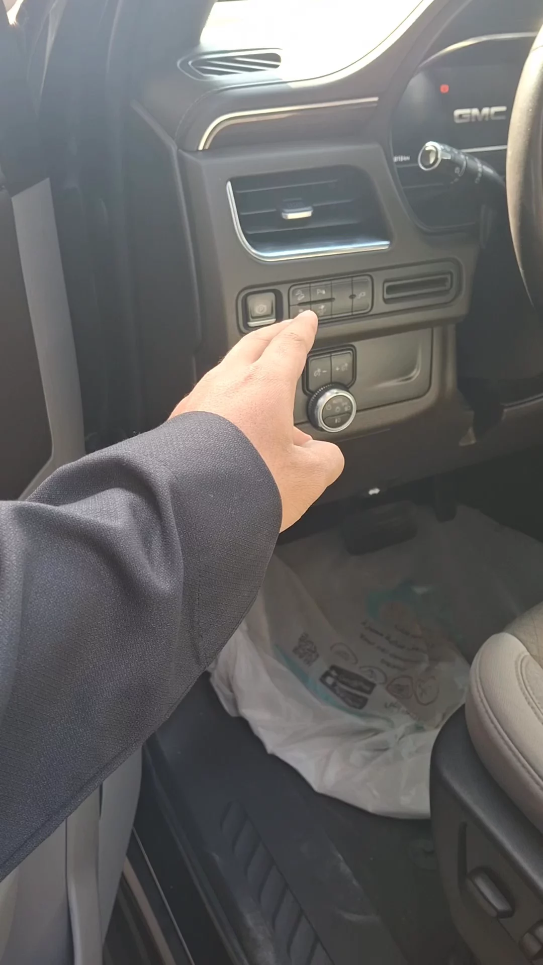 Car video thumbnail 1 of 8