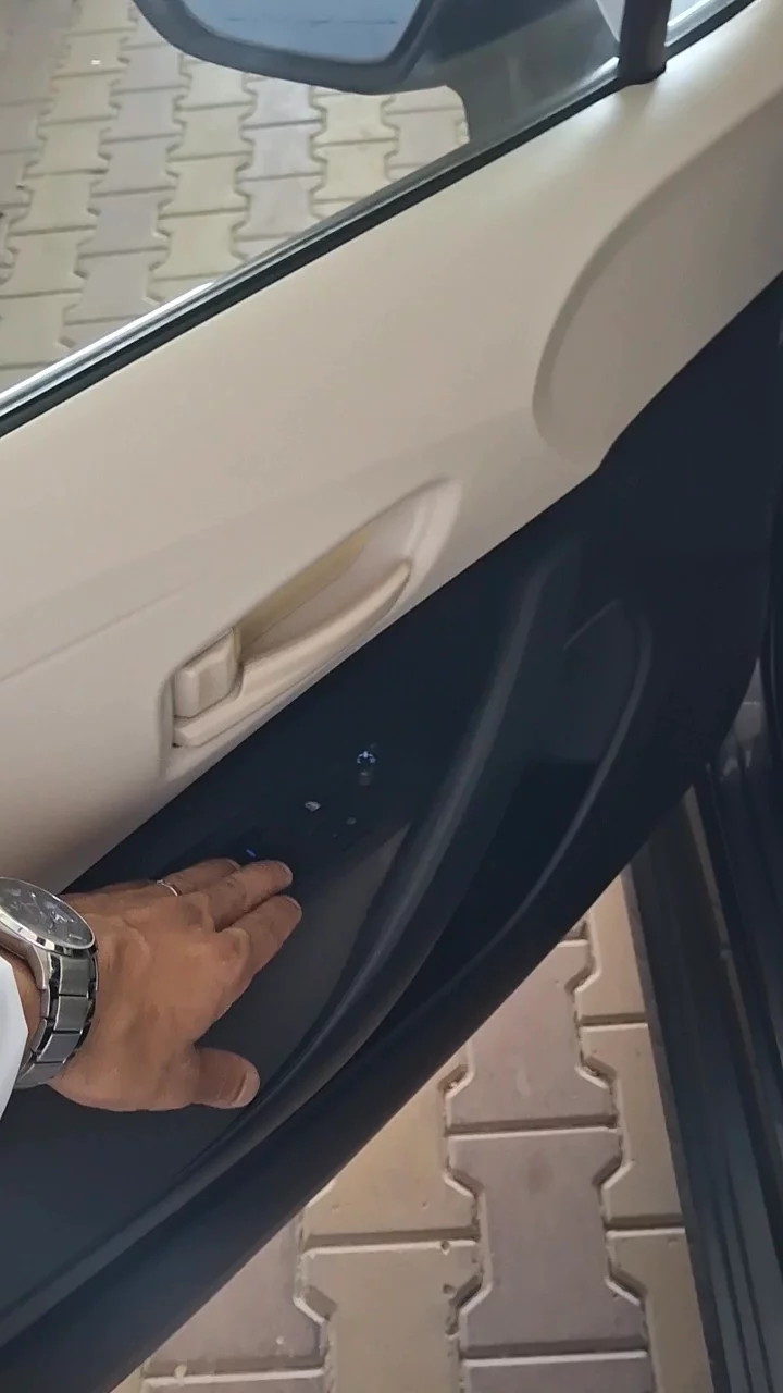 Car video thumbnail 1 of 10