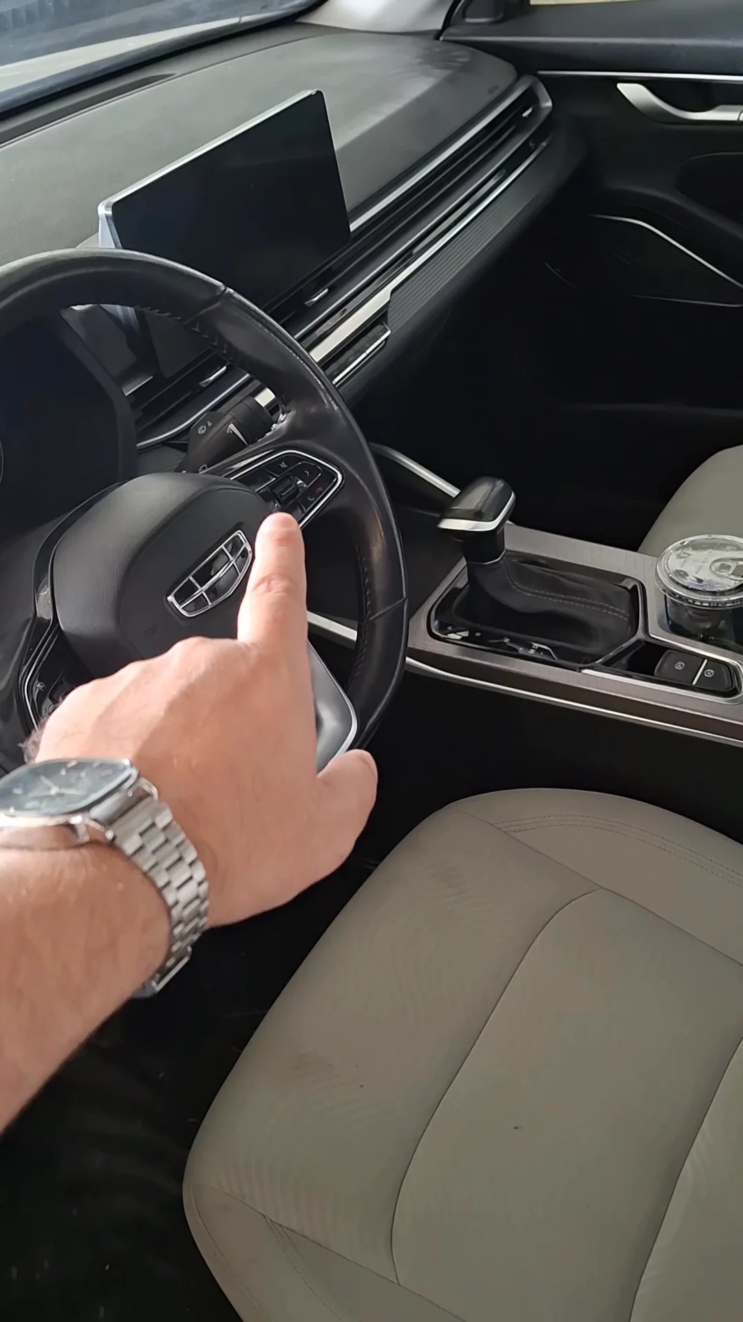 Car video thumbnail 1 of 8