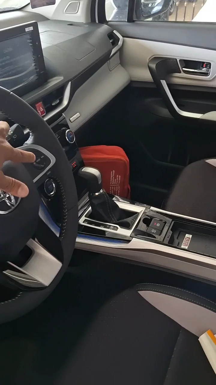 Car video thumbnail 1 of 10