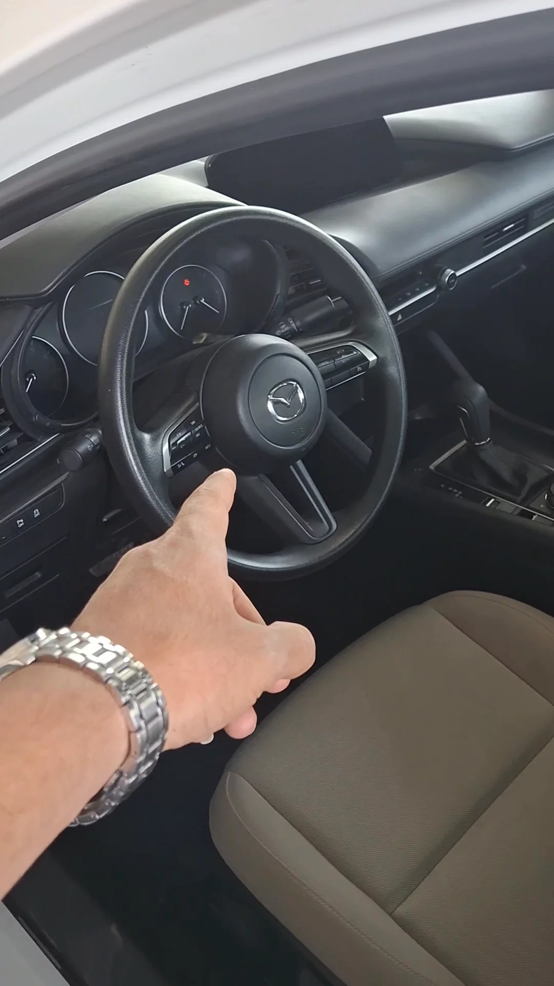 Car video thumbnail 1 of 7