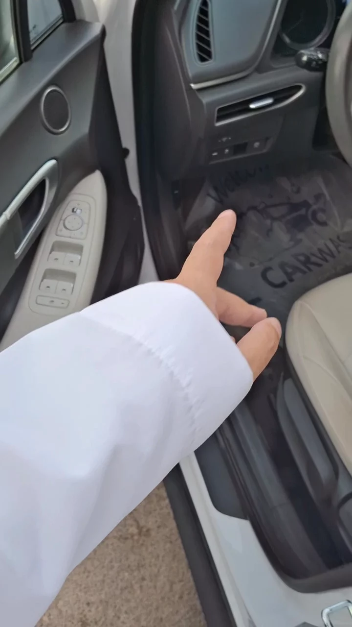 Car video thumbnail 1 of 9