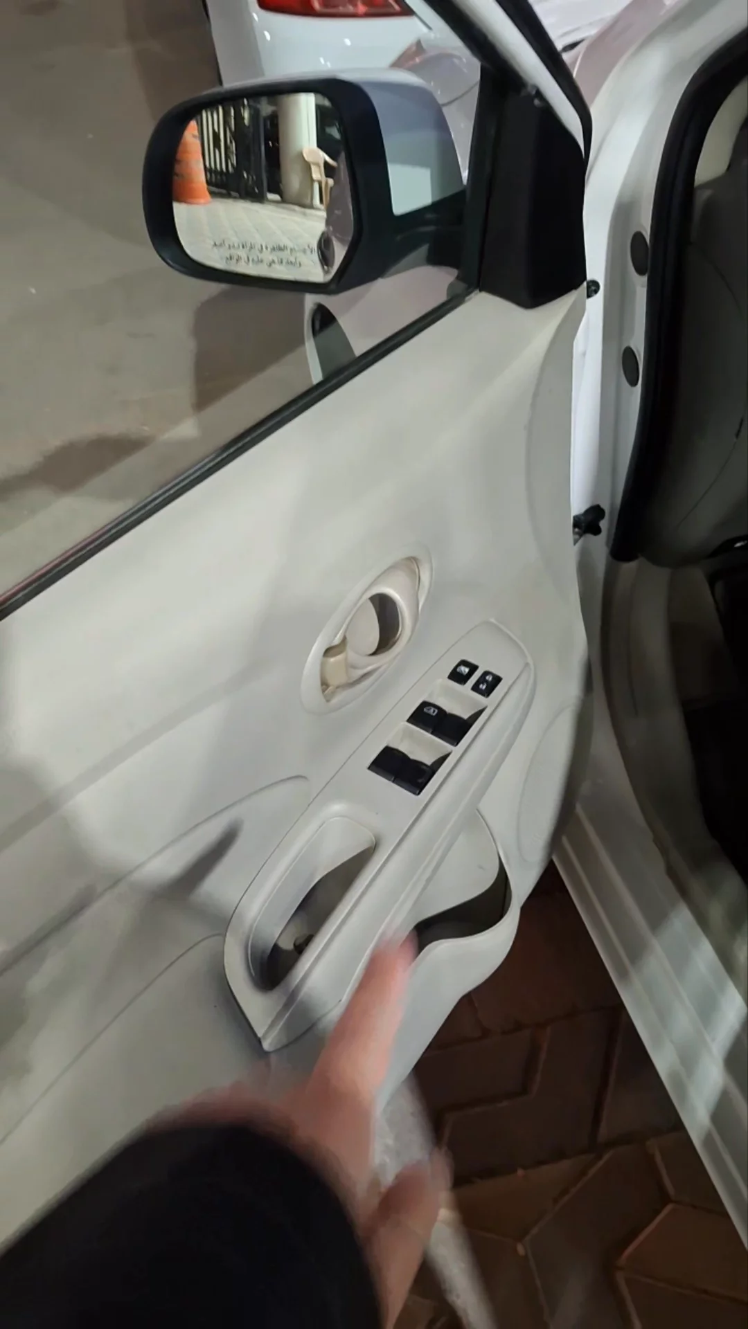 Car video thumbnail 1 of 10