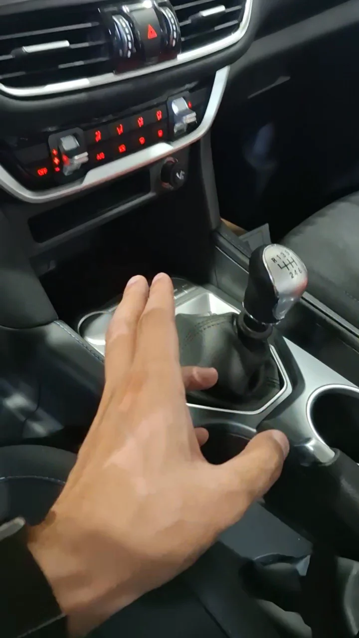 Car video thumbnail 1 of 7