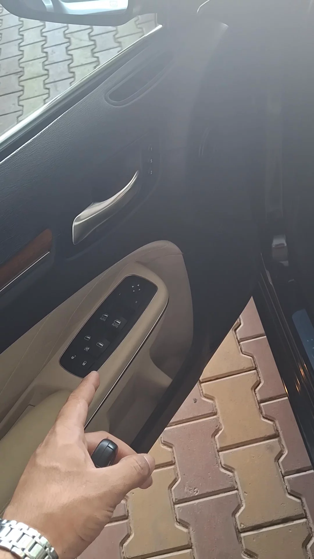 Car video thumbnail 1 of 8