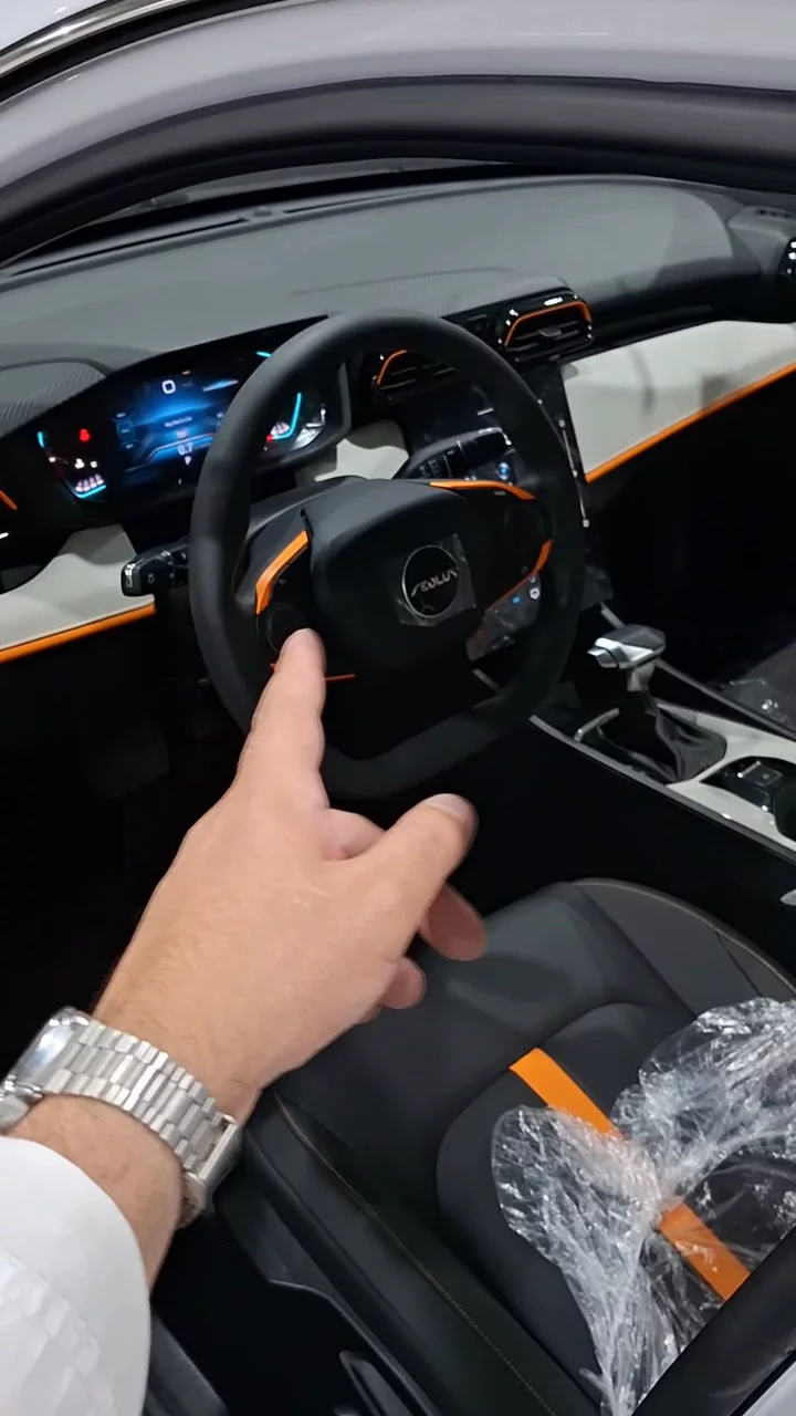 Car video thumbnail 1 of 9