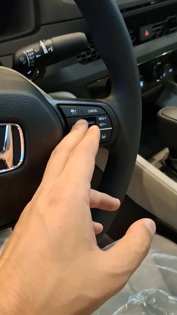 Car video thumbnail 1 of 10