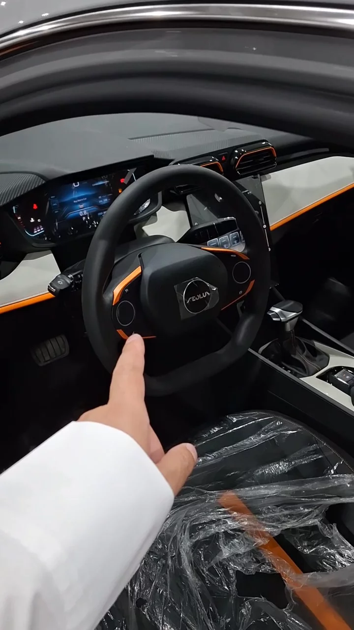 Car video thumbnail 1 of 10