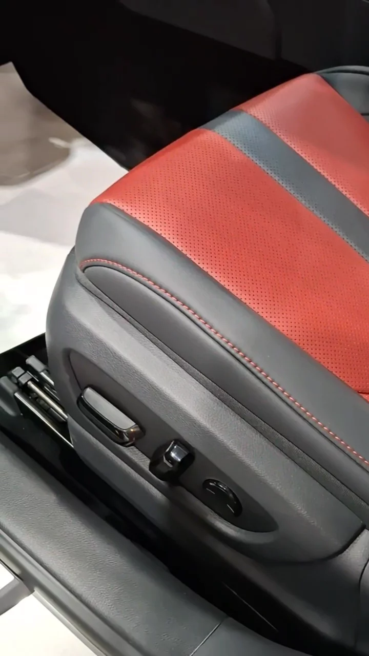 Car video thumbnail 1 of 10