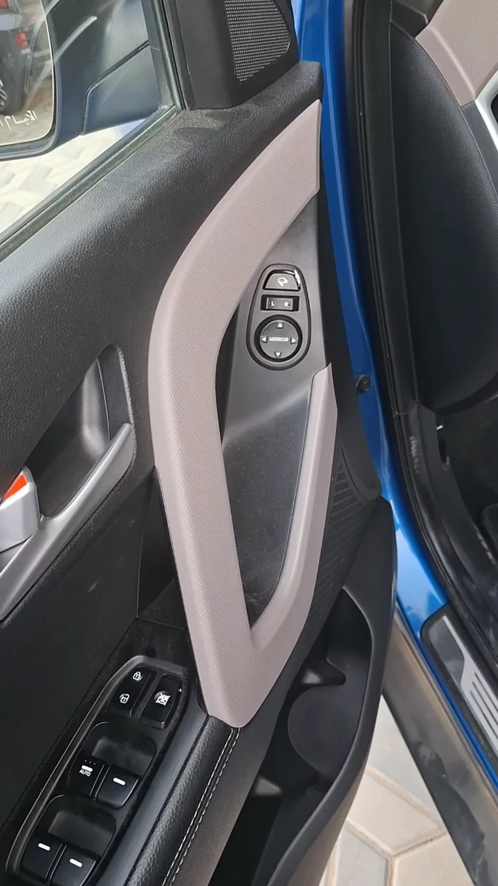 Car video thumbnail 1 of 9