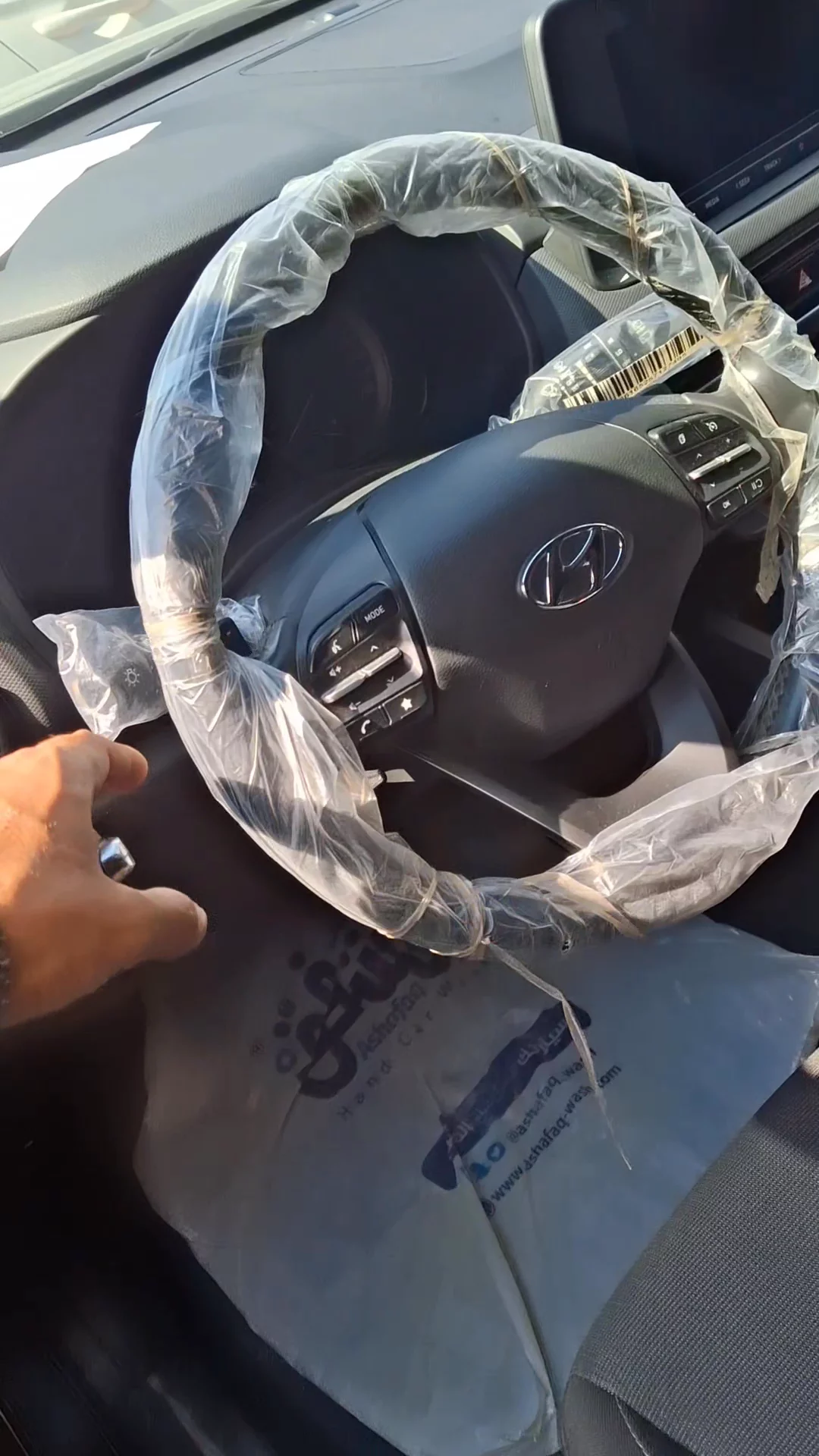 Car video thumbnail 1 of 7