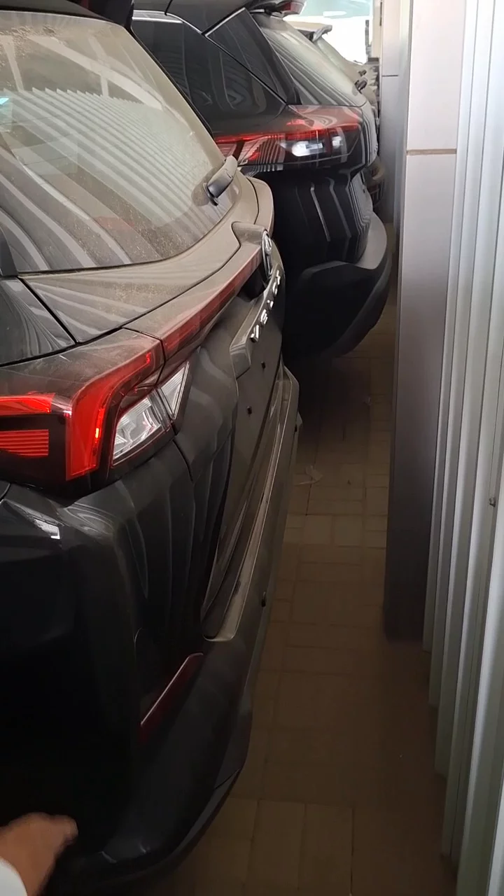 Car video thumbnail 1 of 10