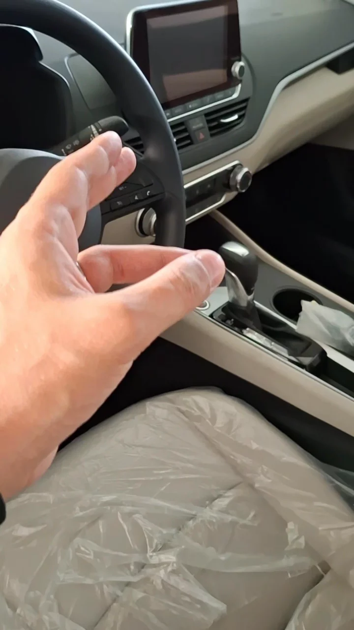 Car video thumbnail 1 of 10