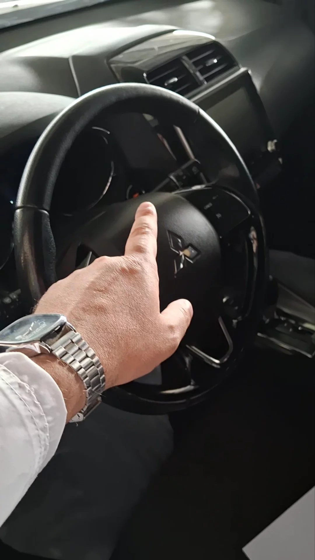 Car video thumbnail 1 of 10