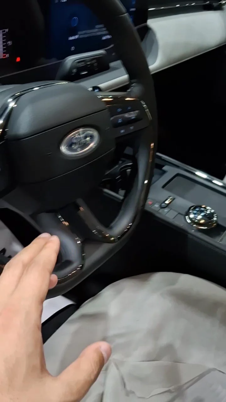 Car video thumbnail 1 of 10